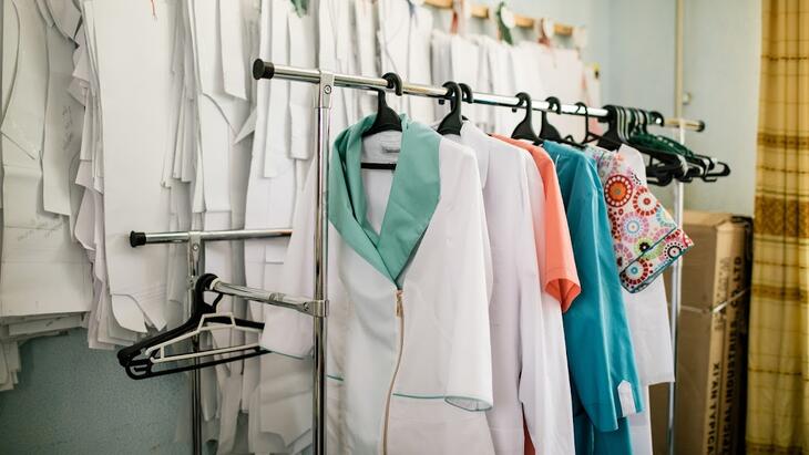 Как выбрать медицинский халат?